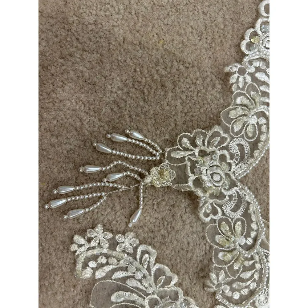 Ivory and Silver beaded lace applique 9 piece floral motiff